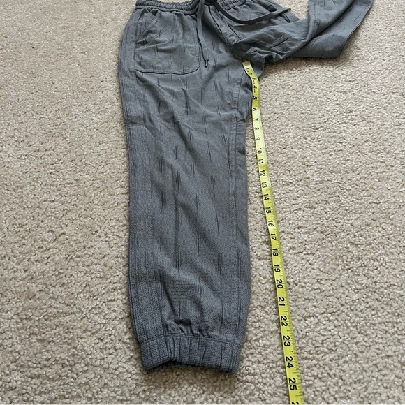 Athleta Farallon Printed Jogger Pants Women’s Size 2P Gray S/657547 $89 Active, - Picture 8 of 16